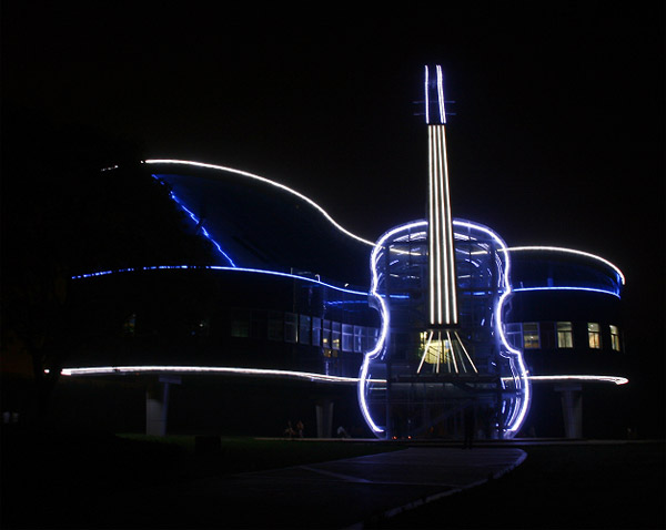 piano house in night
